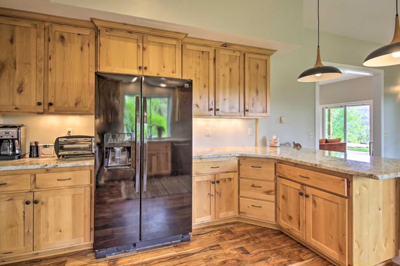 Lovely Canyon View Apartment With Patio And Yard Silverton Eksteriør billede